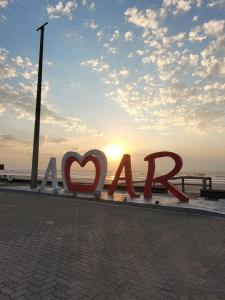 BEIRA MAR distancia de 120 metros para 6 pessoas Mobiliado ar-condicionado Wi-Fi máquina de lavar roupa