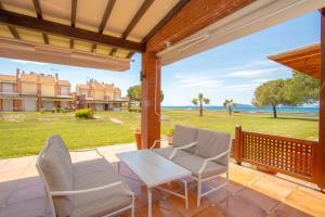 AEON Beach Villa, Tripotamos by Halkidiki Villas