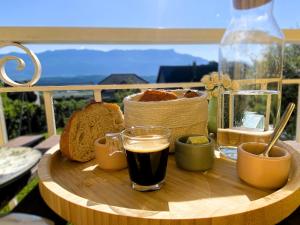 Appartements Bellevue T1 cozy avec piscine et panorama alpin - proche du lac : photos des chambres