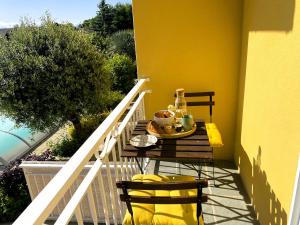 Appartements Bellevue T1 cozy avec piscine et panorama alpin - proche du lac : Appartement 1 Chambre