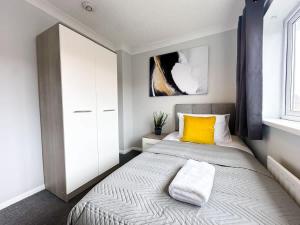 Corfe House by Blue Skies Stays