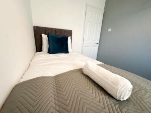 Fleet House by Blue Skies Stays