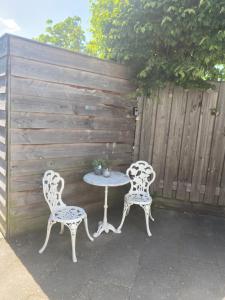 Queens Romantic Beachhouse