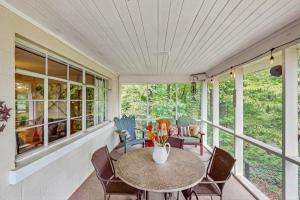 Lake Chatuge Cottage