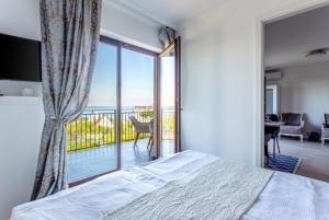 Azur Villa 1 - Panoramic Escape - 3hvězdičkové hotely ve městě Balatonalmádi