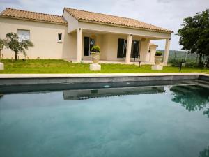 Maisons de vacances Beautiful villa between Uzes & Avignon : photos des chambres
