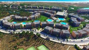 Luxury apartment, beach and swimming pool