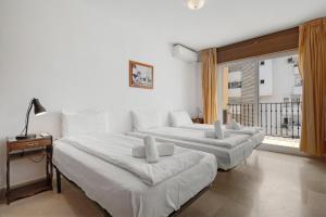 Apt ideal location by Costarentals - Ref 138