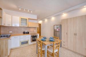 5th floor Seafront Apartment