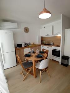 Appartements La Pinede entre village et plage Saint Cyr sur Mer : photos des chambres