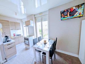 Appartements Grands Studios Maillochon acces Gare de Poitiers et Centre ville a Pieds : photos des chambres