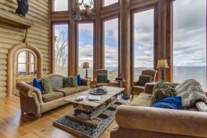 Rustic Luxury Retreat