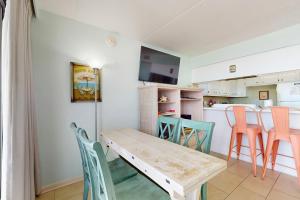 Island Winds East 306