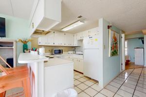 Island Winds East 306