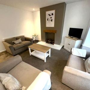 Carew Place by Blue Skies Stays