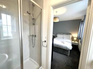 Alma House by Blue Skies Stays