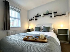 Dale House by Blue Skies Stays