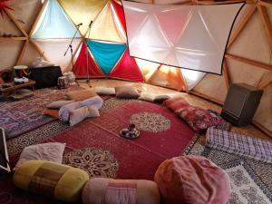 Tentes de luxe Yourte cosy en pleine nature, proche Sainte-Baume : photos des chambres