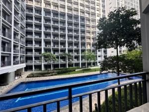 Shore 2 Residences Room 360 POOL VIEW by Prime Stay MOA