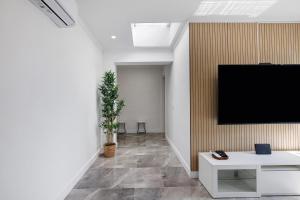 Amazing Oura Beach Apartment