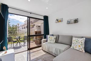 Amazing Oura Beach Apartment