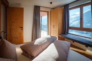 Lahnerhof Chalets mit Bergblick, Terrasse & Sauna im Ahrntal