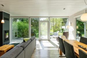 2 bis 4 Personen mit Infrarotsauna F2H9