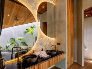House of Winds Complex - Stylish 12BR Design Estate - 4 Villas near Canggu