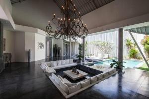 House of Winds Complex - Stylish 12BR Design Estate - 4 Villas near Canggu
