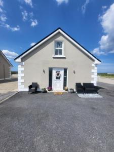 New 3 bedroom apartment by the beach Belmullet.