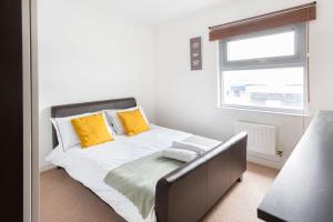 Spacious 2 Bedroom Apartment In Central Near tube