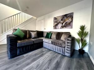 Wallis House by Blue Skies Stays