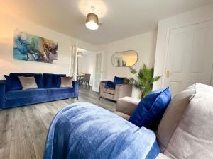 Turnstile Place by Blue Skies Stays