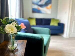 Chestnut House by Blue Skies Stays