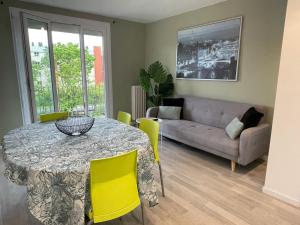 Appartements Colorino - T4 Lumineux Cosy, Parking Gratuit, Commerces : photos des chambres