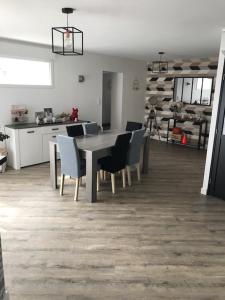 Villas Maison a Change : photos des chambres