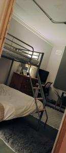 Budget Room just of the Southbank sleeps 3