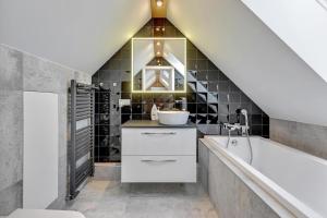 Waterlane Penthouse I Pool I Panoramic View
