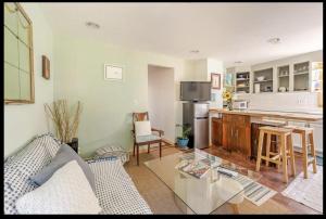 2 bedroom Apt - 4hvězdičkové hotely ve městě Kingston