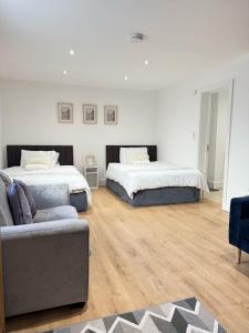 Large Cosy Maidstone Studio Flat