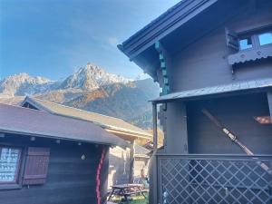 Cosy Petite Chalet T3, Jardin, Terrasse, Parking. Chamonix Mont-blanc.