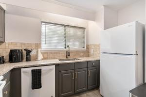Comfy 2BR Condo near Uptown & NoDa Free Parking