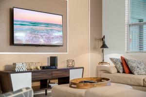 5BR Family Home with Private Pool Solterra Resort