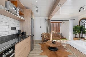 Cozy Nest on White Soil!