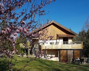 Appartements GITE POM DE PIN avec acces a la balneo et piscine couverte - Libre du samedi au samedi : photos des chambres
