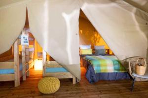 Campings Camping - Piscine - ccaffdc : photos des chambres