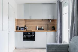 Play ping pong in your magical garden in Paris