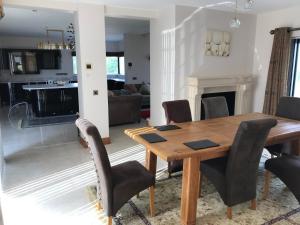 Serene luxurious Retreat with Sea Views, Entire Home Letterkenny