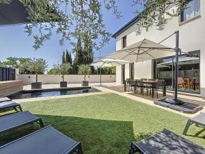 Chez NELL gîte, piscine chauffée au pied du Ventoux