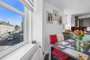 Caledonian Buildings 20b stylish city centre apartment